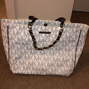 Michael kors purse